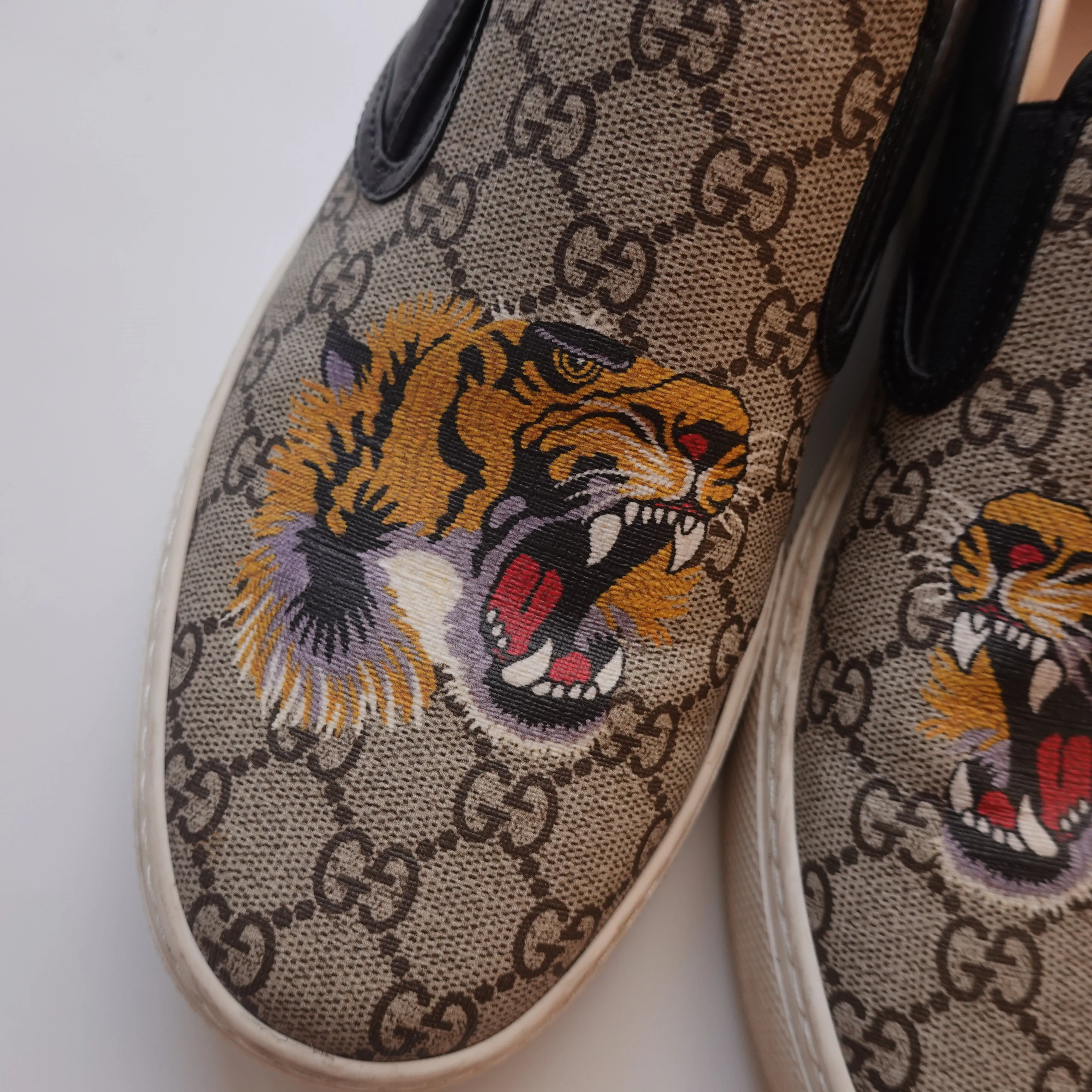 Gucci Tiger Monogram Slip Ons - Fit 10