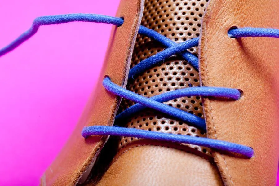 Mavericks Dylan shoelace in blue waxed cotton