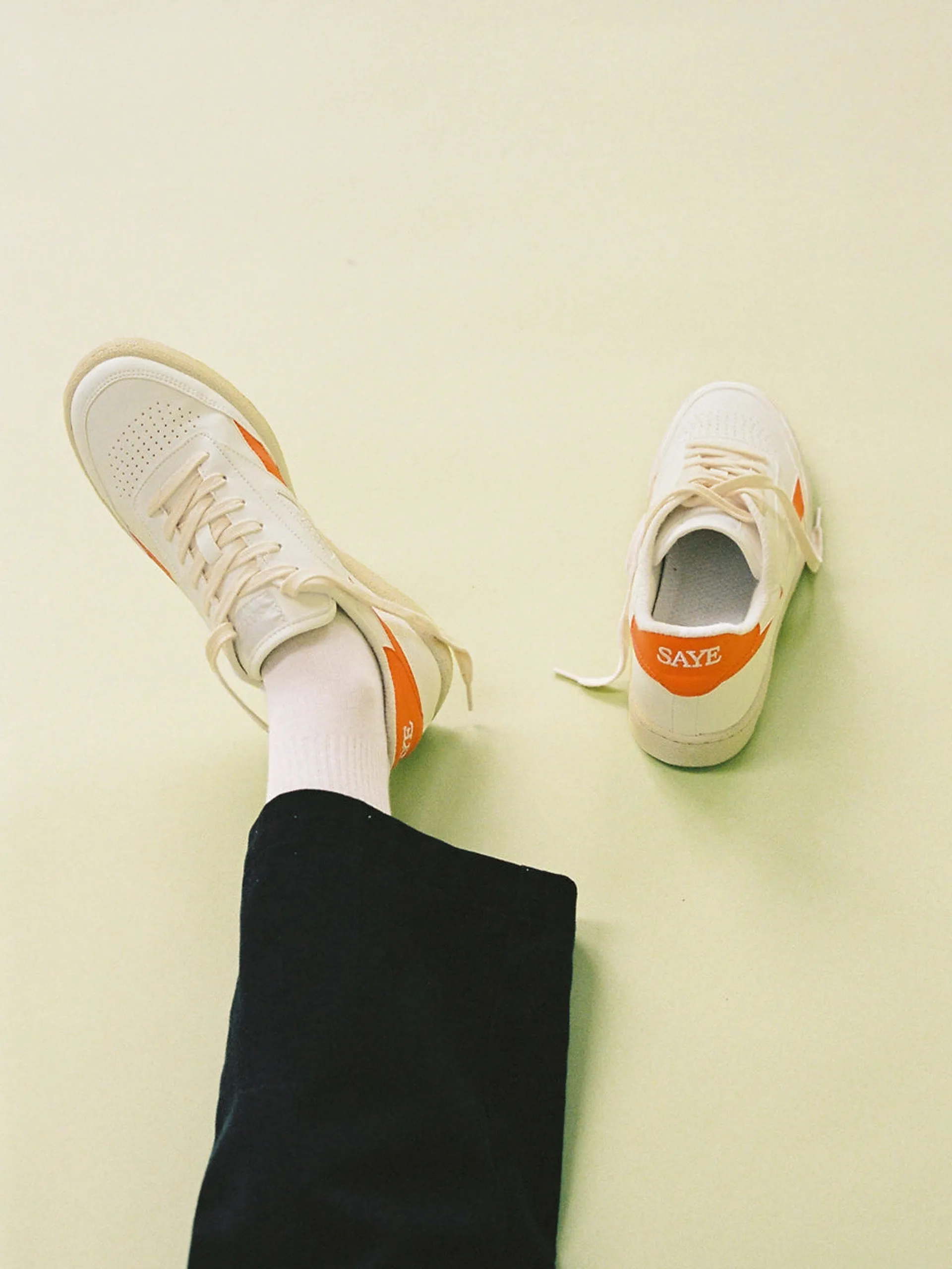 Modelo '89 trainer in Naranja