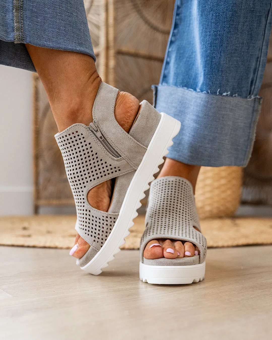 Very G Amy 2 Sandals - Light Gray