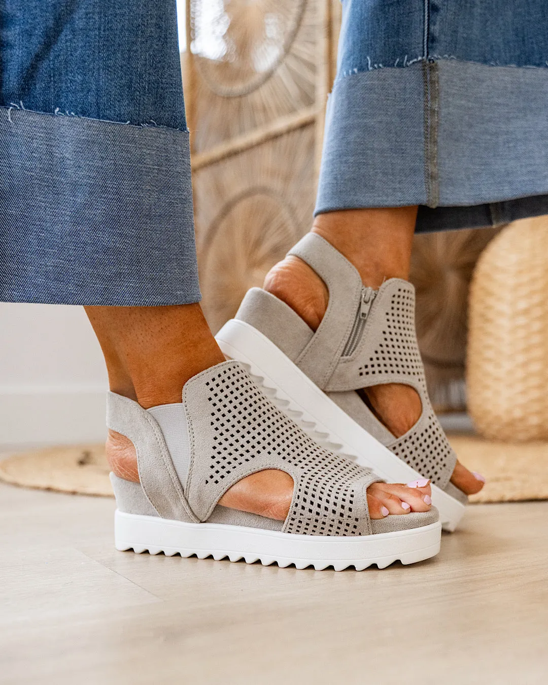 Very G Amy 2 Sandals - Light Gray