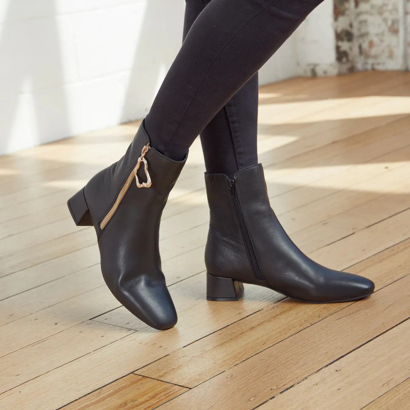 Wentworth - Black